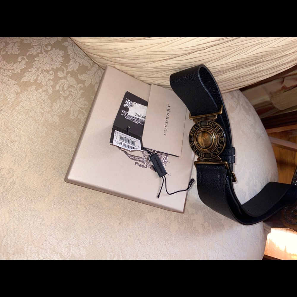 Burberry Leather Belt - Picture 6 of 7